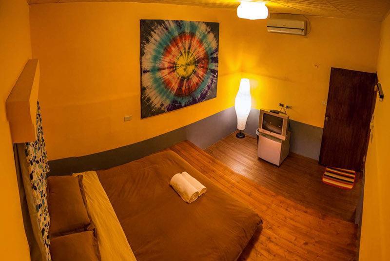 Rainbow Wave Surfing Hostel Kota Tua Kota Tua Hengchun Ruang foto