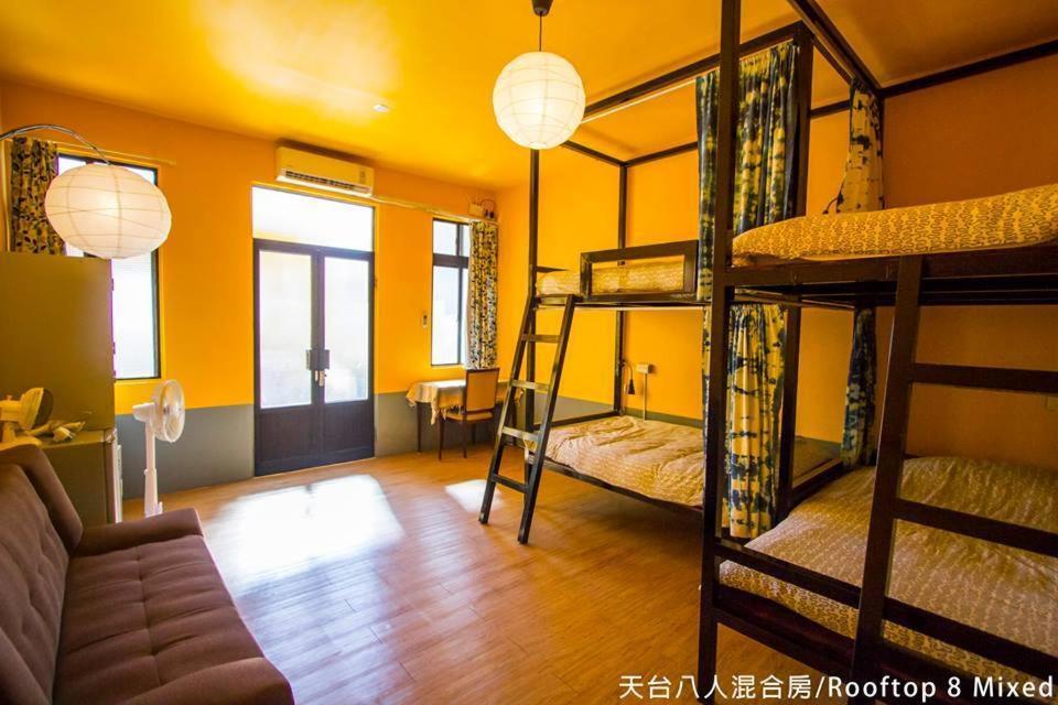 Rainbow Wave Surfing Hostel Kota Tua Kota Tua Hengchun Bagian luar foto