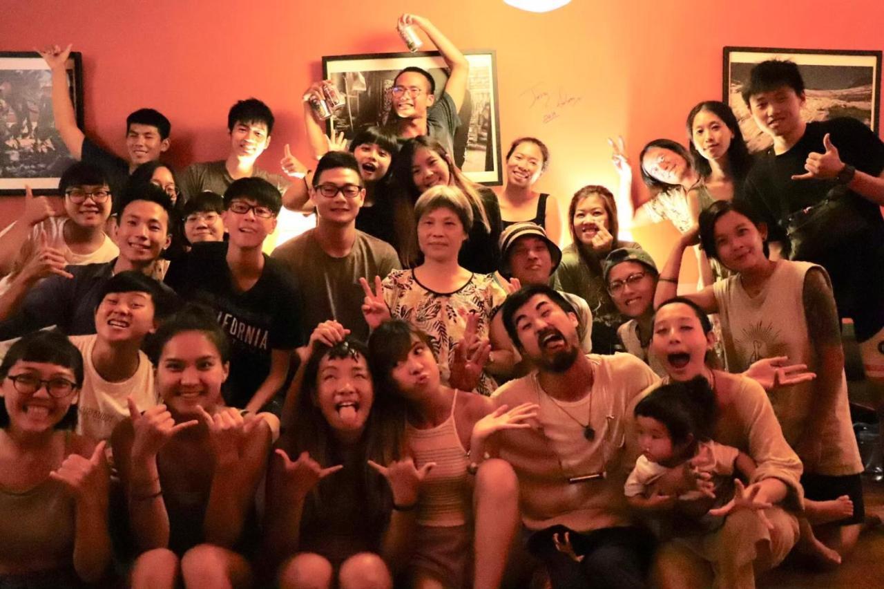 Rainbow Wave Surfing Hostel Kota Tua Kota Tua Hengchun Bagian luar foto